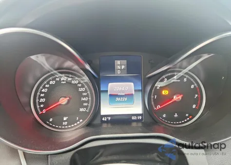 2018 Mercedes-Benz C 300 z USA, uszkodzony, nr VIN 55SWF4JB5JU281164